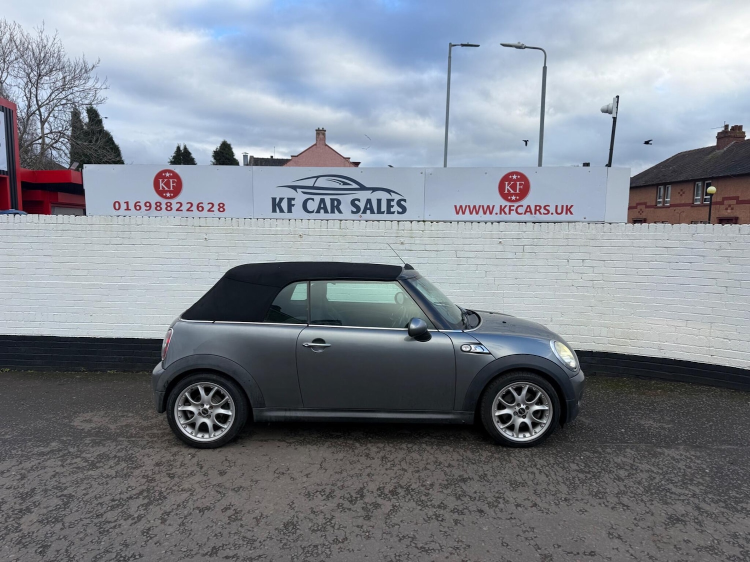 Used MINI Convertible 2009 for sale - 77377688: Photo 2