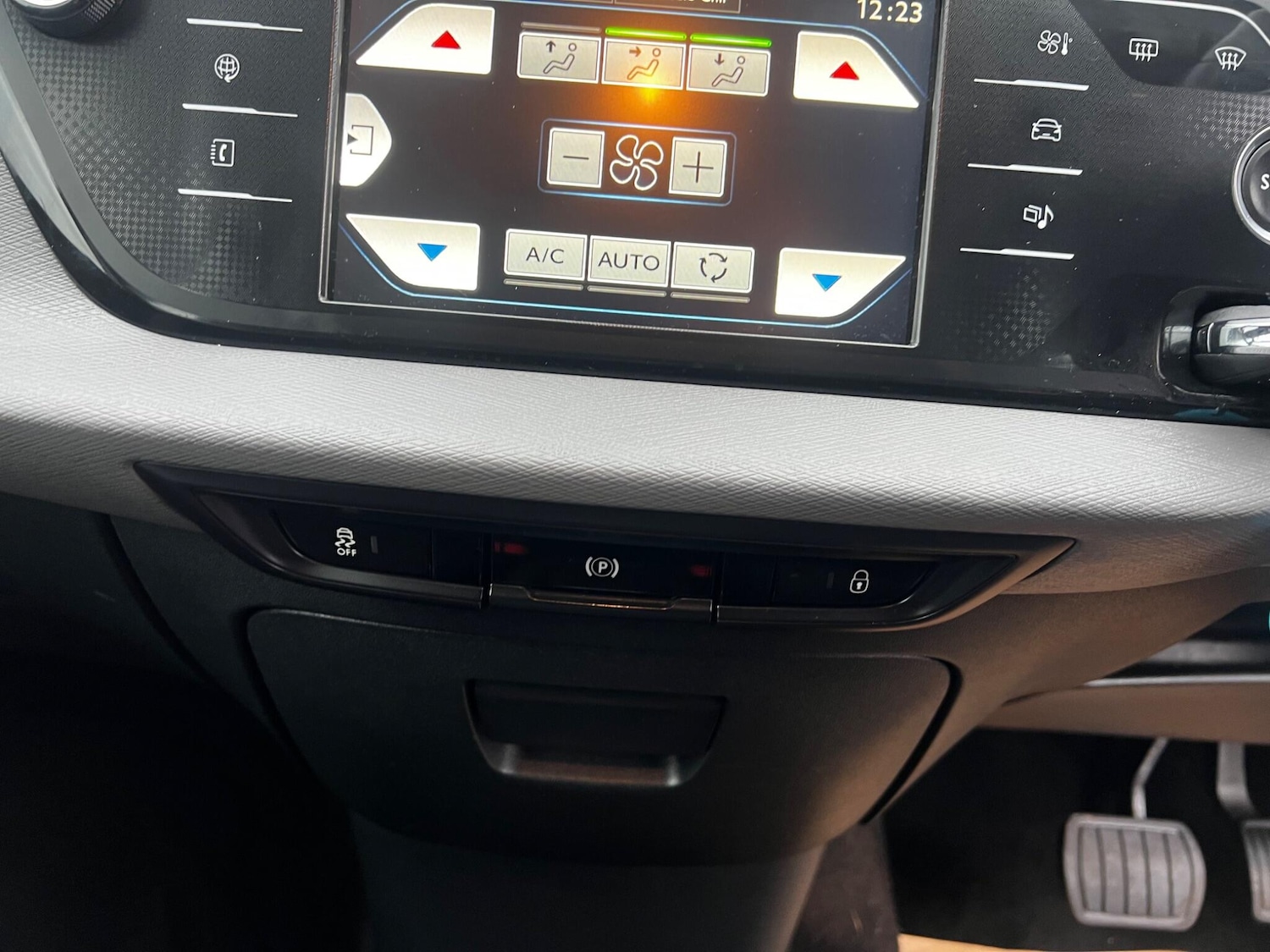 Used Citroen C4 Grand Picasso 2015 for sale - 77057185: Photo 12