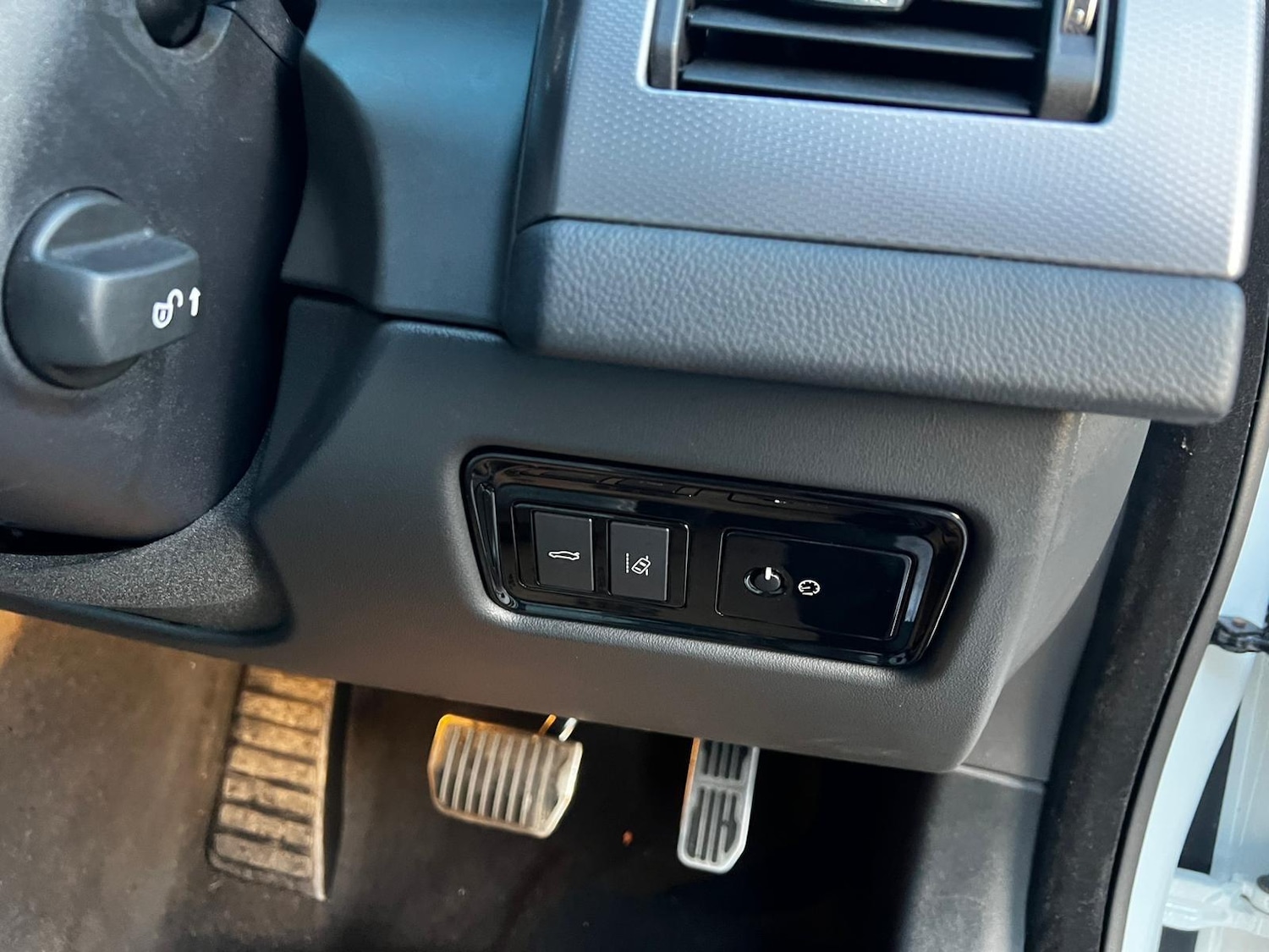 Used Jaguar XF 2018 for sale - 77279258: Photo 16