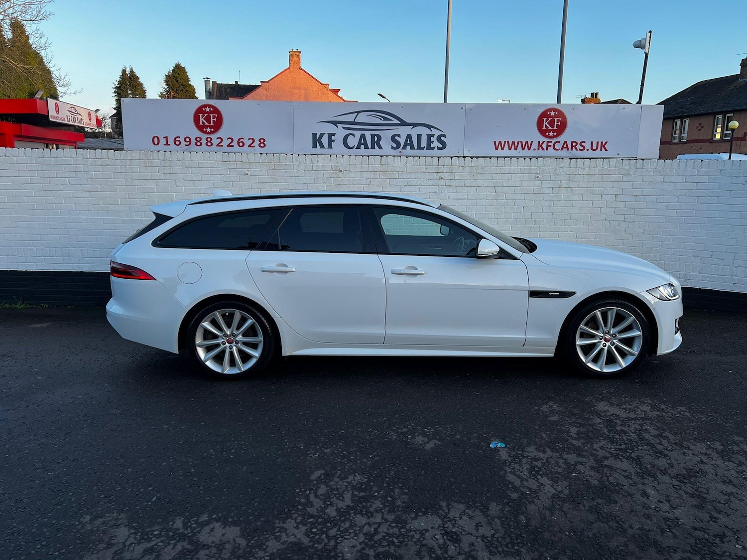 Used Jaguar XF 2018 for sale - 77279258: Photo 2
