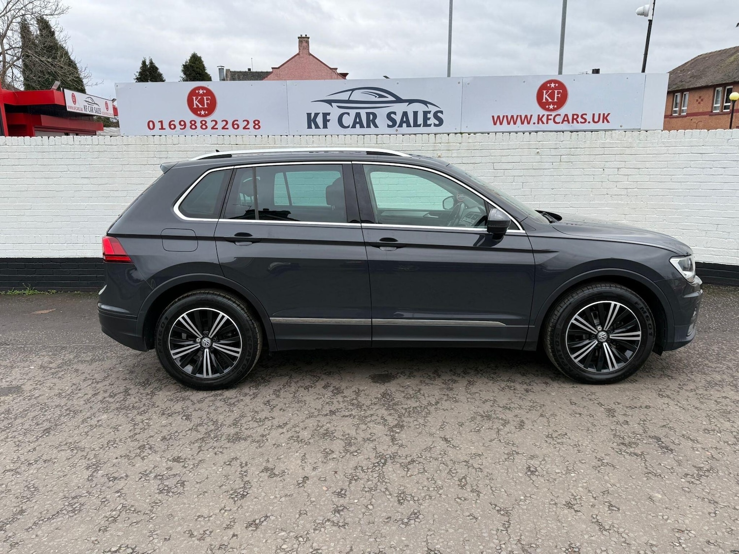 Used Volkswagen Tiguan 2017 for sale - 77237877: Photo 2