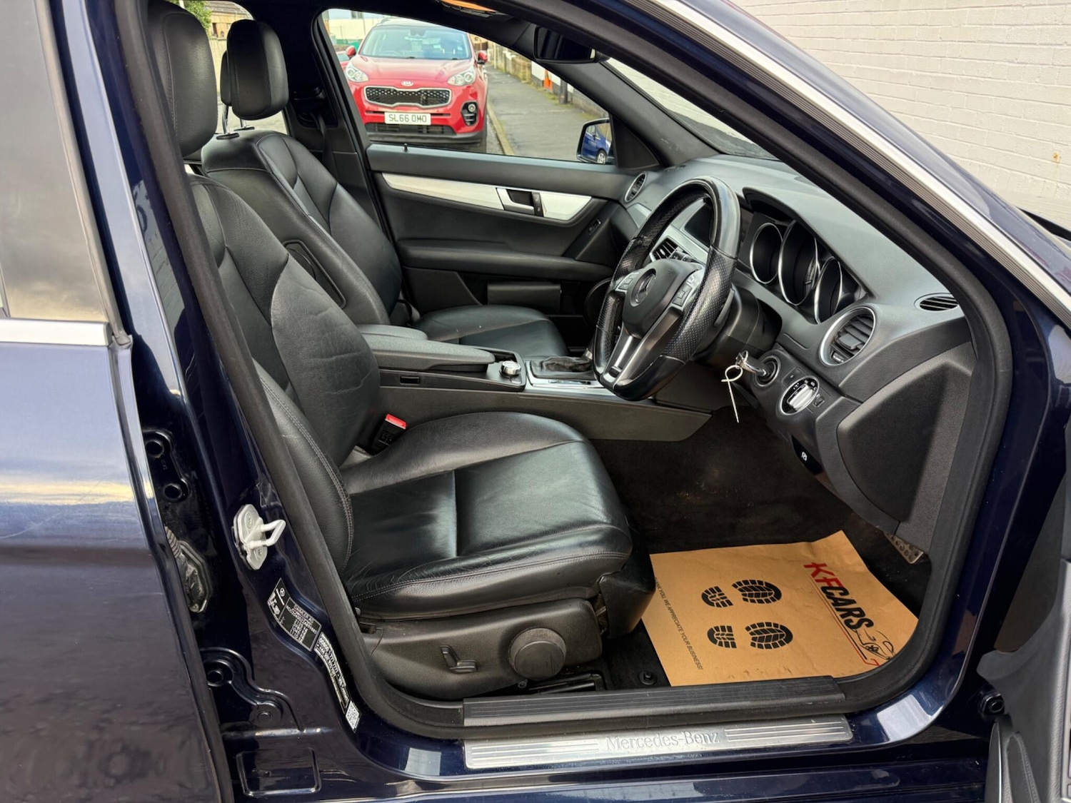 Used Mercedes-Benz C Class 2013 for sale - 77468358: Photo 7