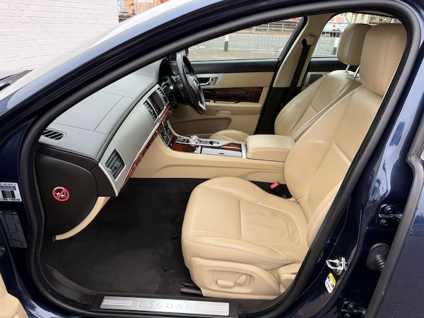 Used Jaguar XF 2013 for sale - 76295279: Photo 14