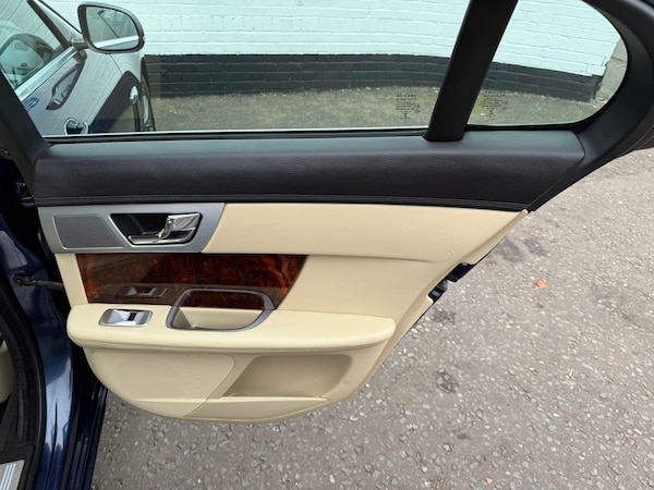 Used Jaguar XF 2013 for sale - 76295279: Photo 16