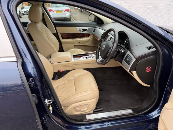 Used Jaguar XF 2013 for sale - 76295279: Photo 17