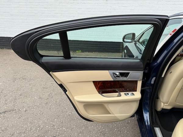 Used Jaguar XF 2013 for sale - 76295279: Photo 18