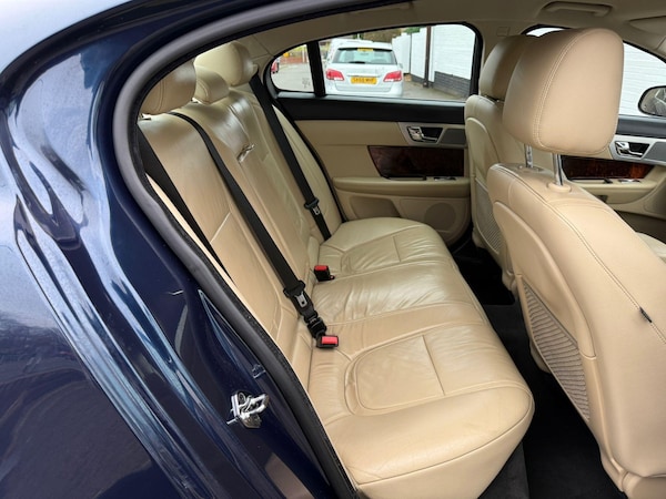 Used Jaguar XF 2013 for sale - 76295279: Photo 21