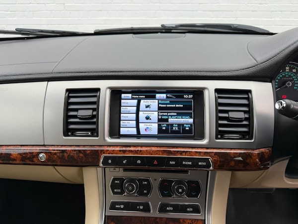 Used Jaguar XF 2013 for sale - 76295279: Photo 9