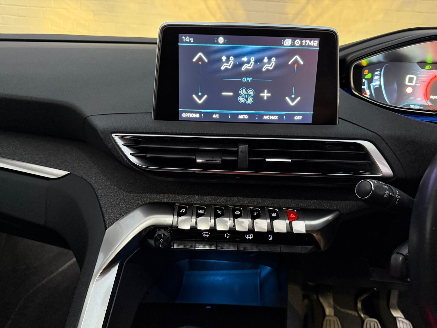 Used Peugeot 3008 2019 for sale - 76473772: Photo 16