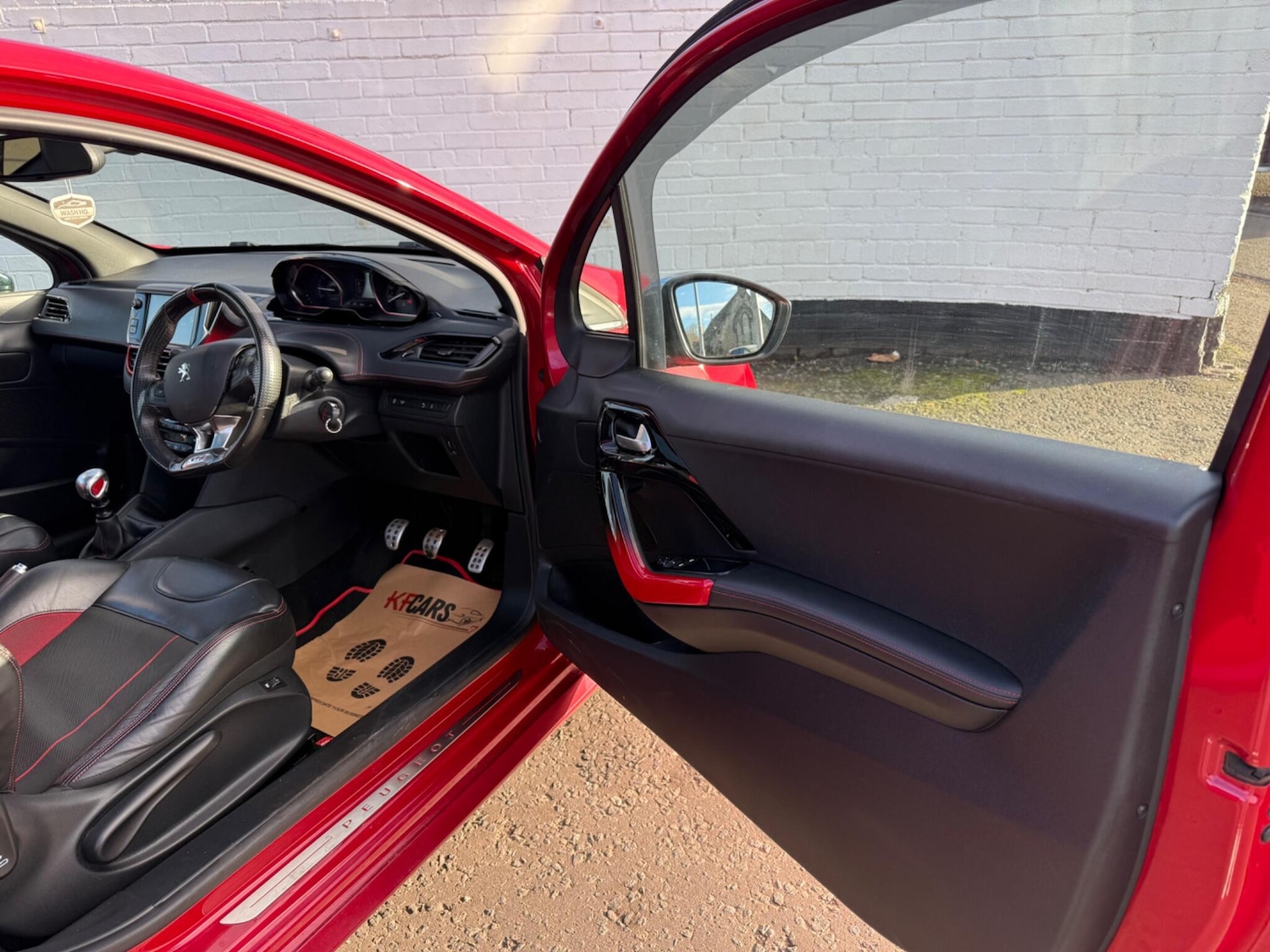 Used Peugeot 208 2015 for sale - 76561530: Photo 12