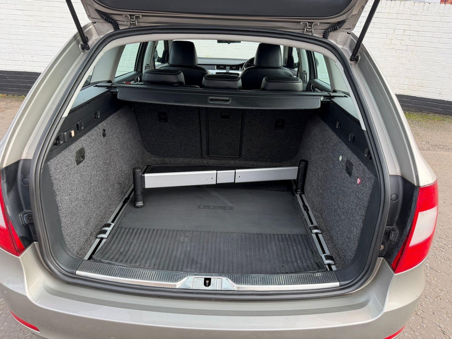 Used Skoda Superb 2011 for sale - 77658284: Photo 26