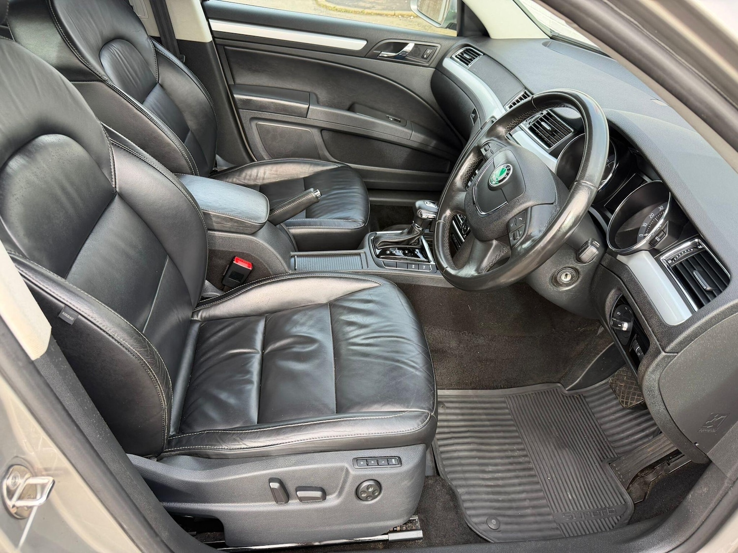 Used Skoda Superb 2011 for sale - 77658284: Photo 7