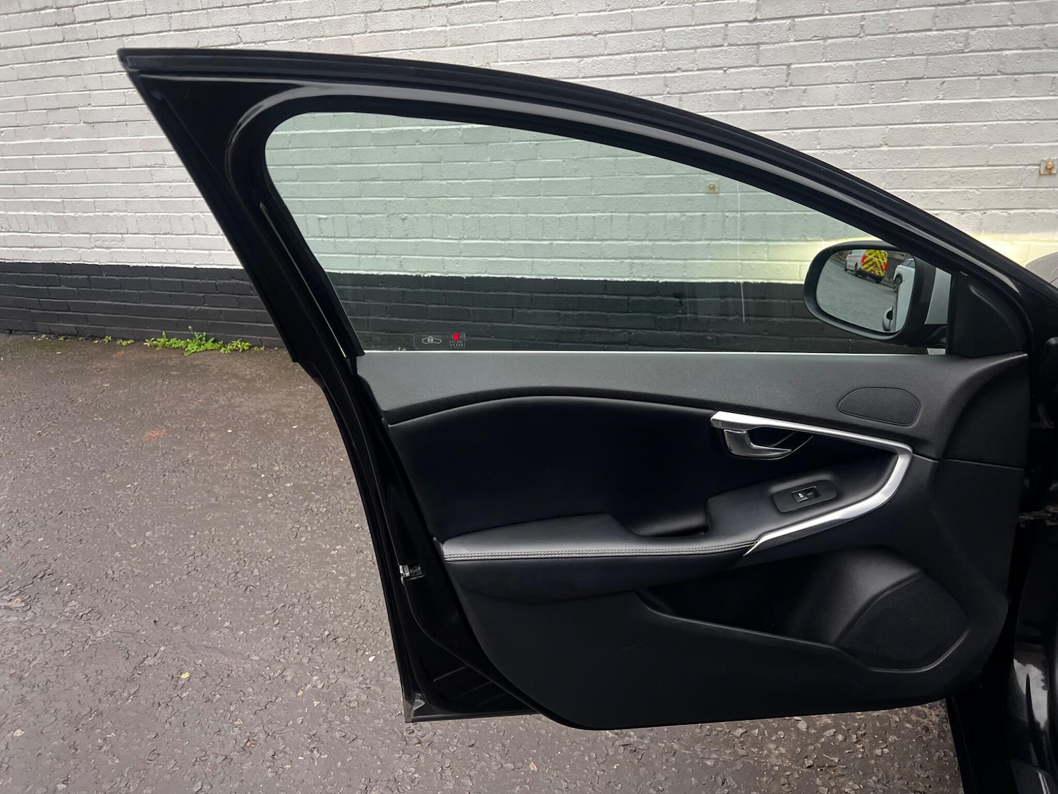 Used Volvo V40 2016 for sale - 77039712: Photo 24