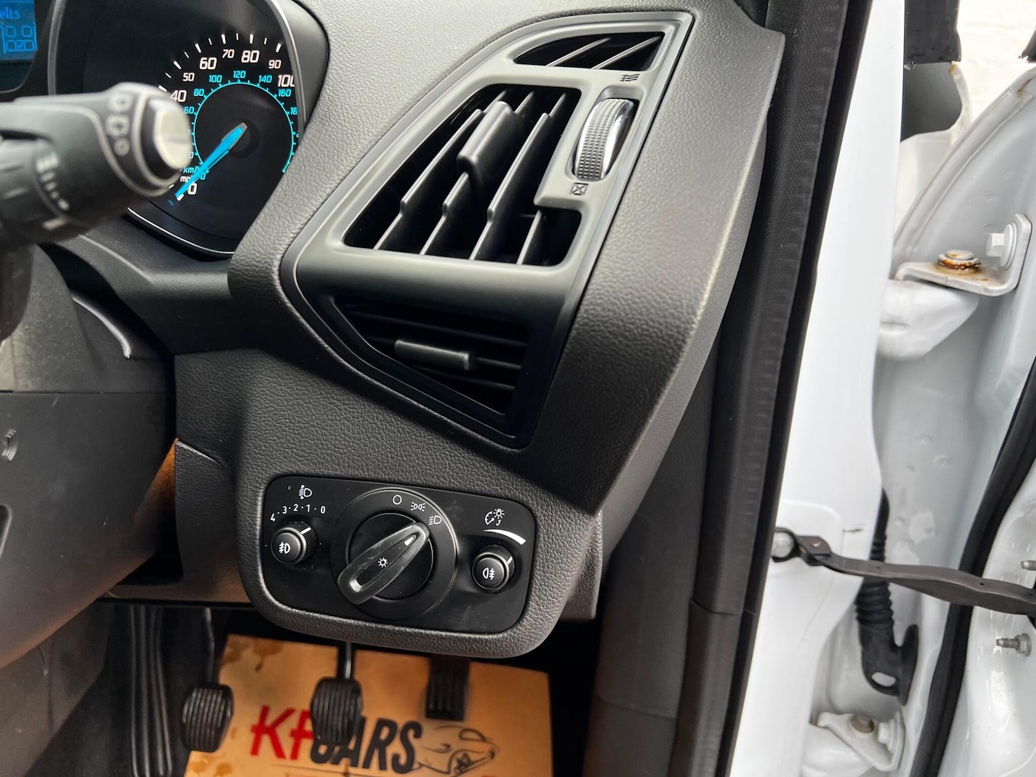 Used Ford Kuga 2015 for sale - 77155448: Photo 9