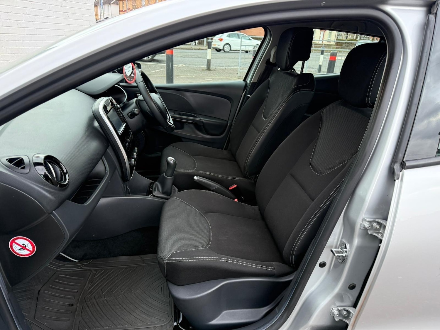 Used Renault Clio 2015 for sale - 77456231: Photo 10