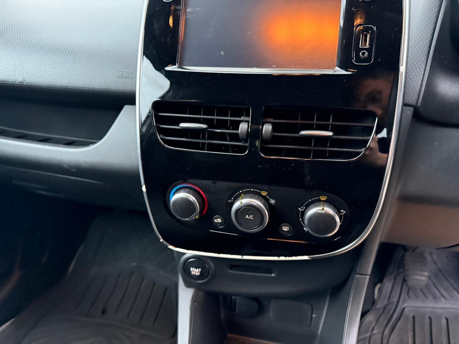 Used Renault Clio 2015 for sale - 77456231: Photo 12