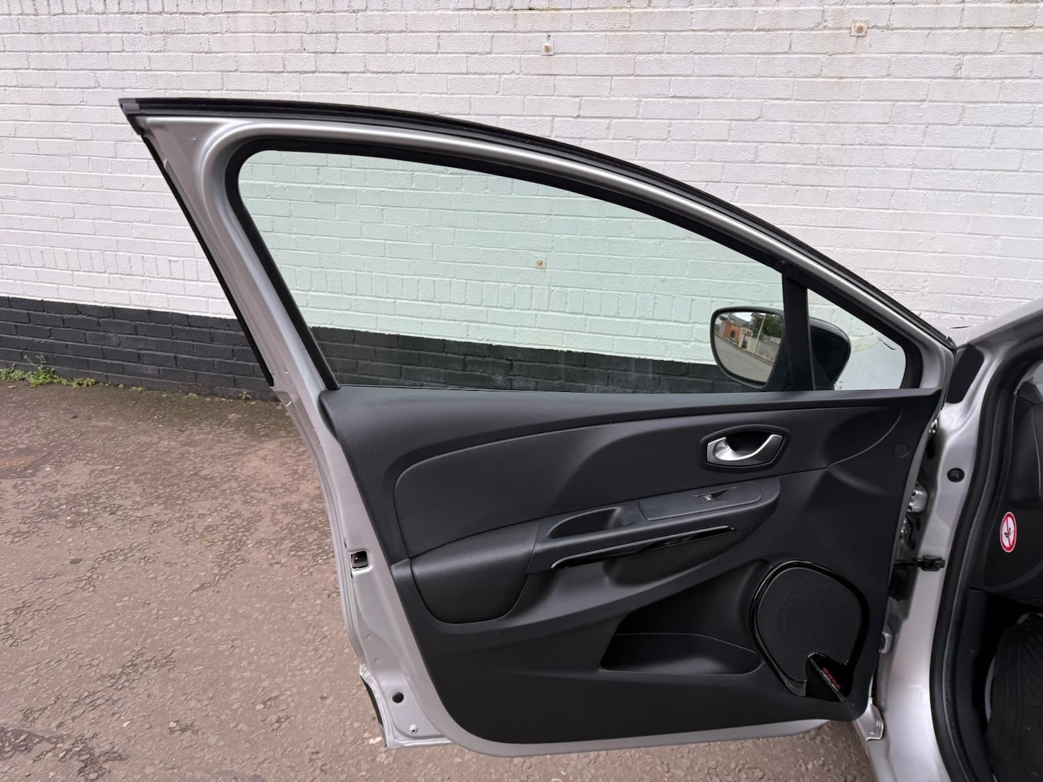 Used Renault Clio 2015 for sale - 77456231: Photo 16