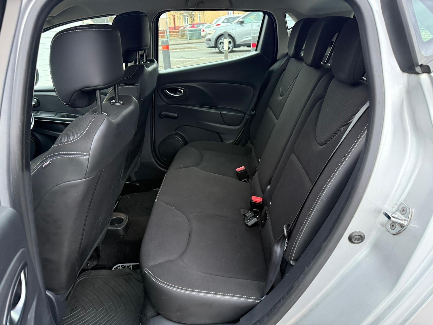 Used Renault Clio 2015 for sale - 77456231: Photo 19