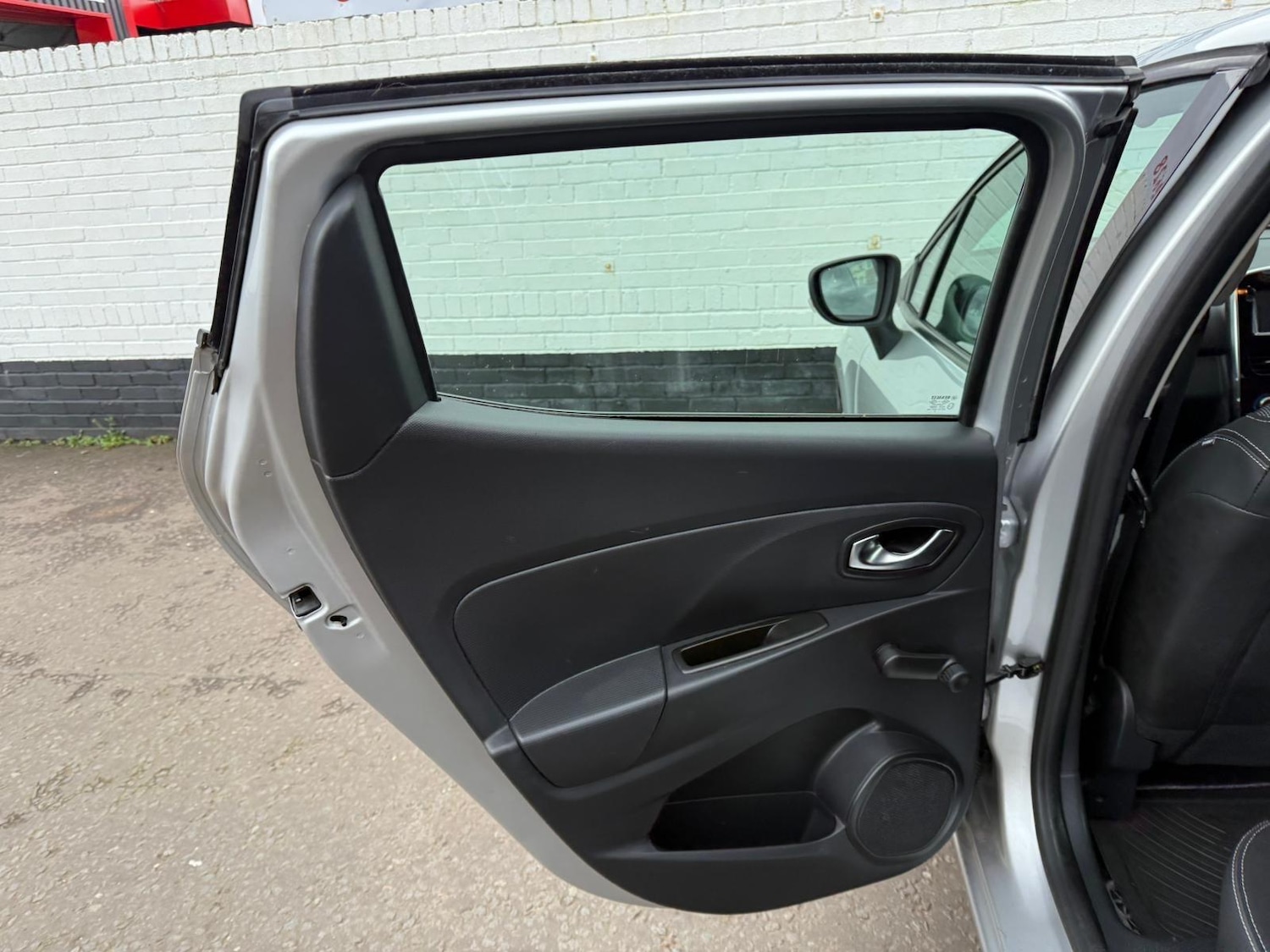 Used Renault Clio 2015 for sale - 77456231: Photo 20