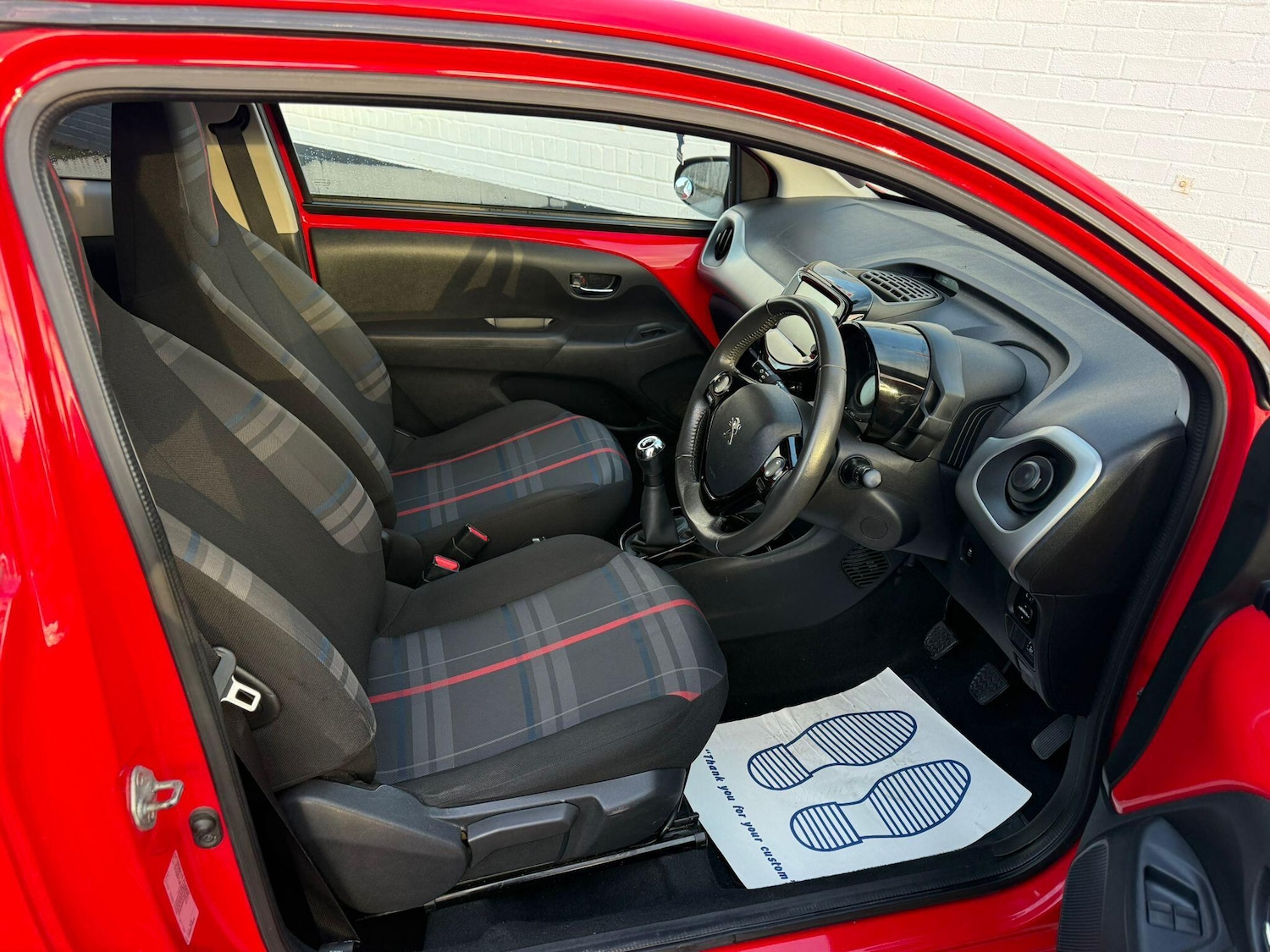 Used Peugeot 108 2015 for sale - 76633962: Photo 10