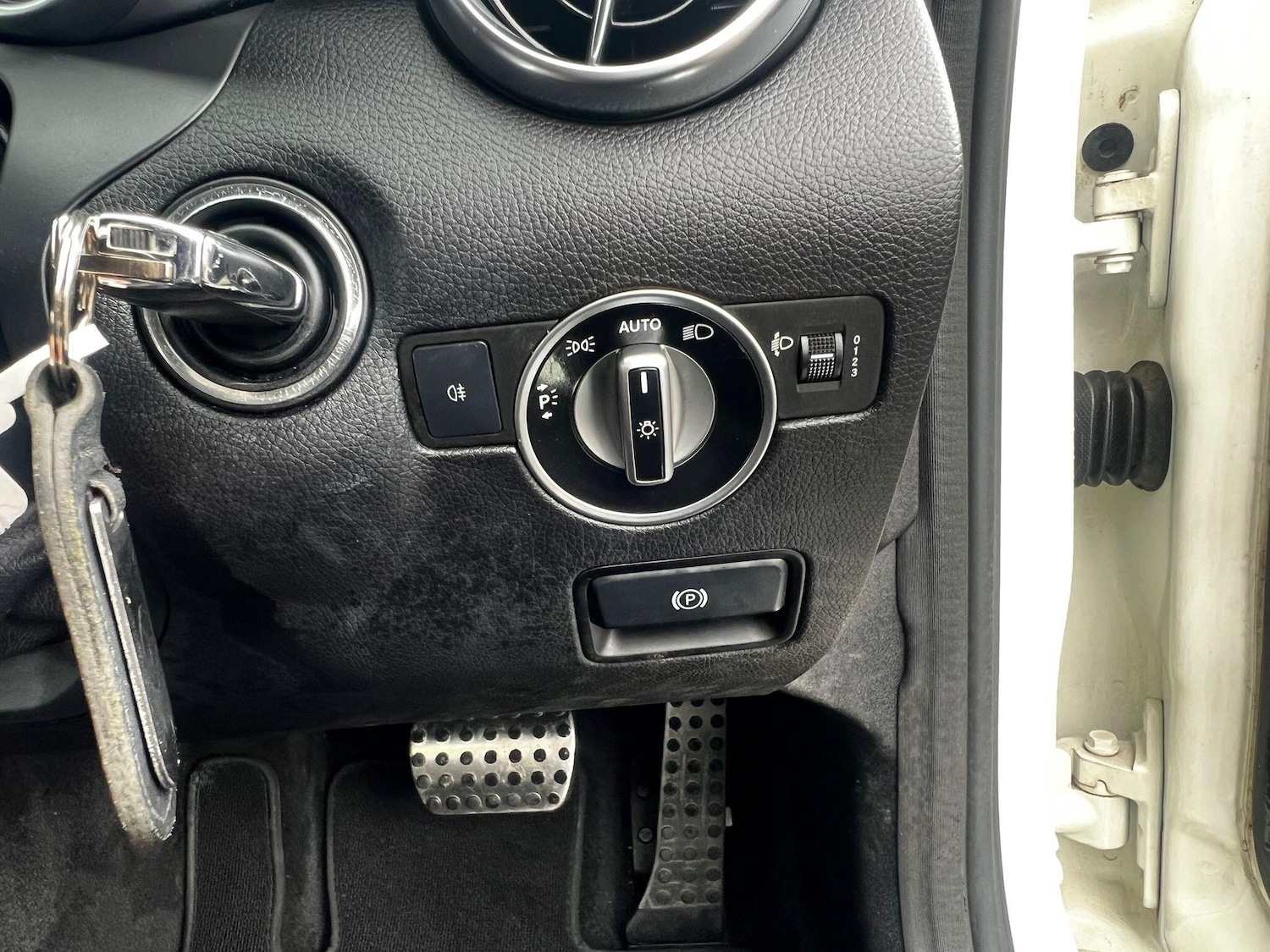 Used Mercedes-Benz SLK 2013 for sale - 75977601: Photo 17