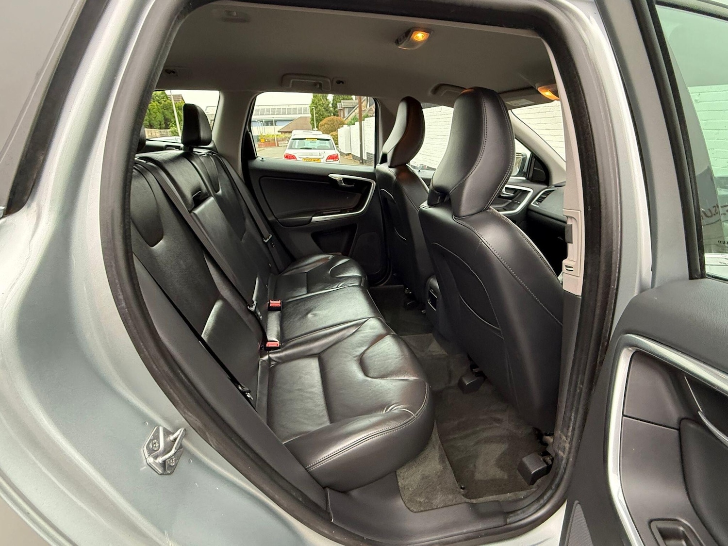 Used Volvo XC60 2015 for sale - 76701527: Photo 12