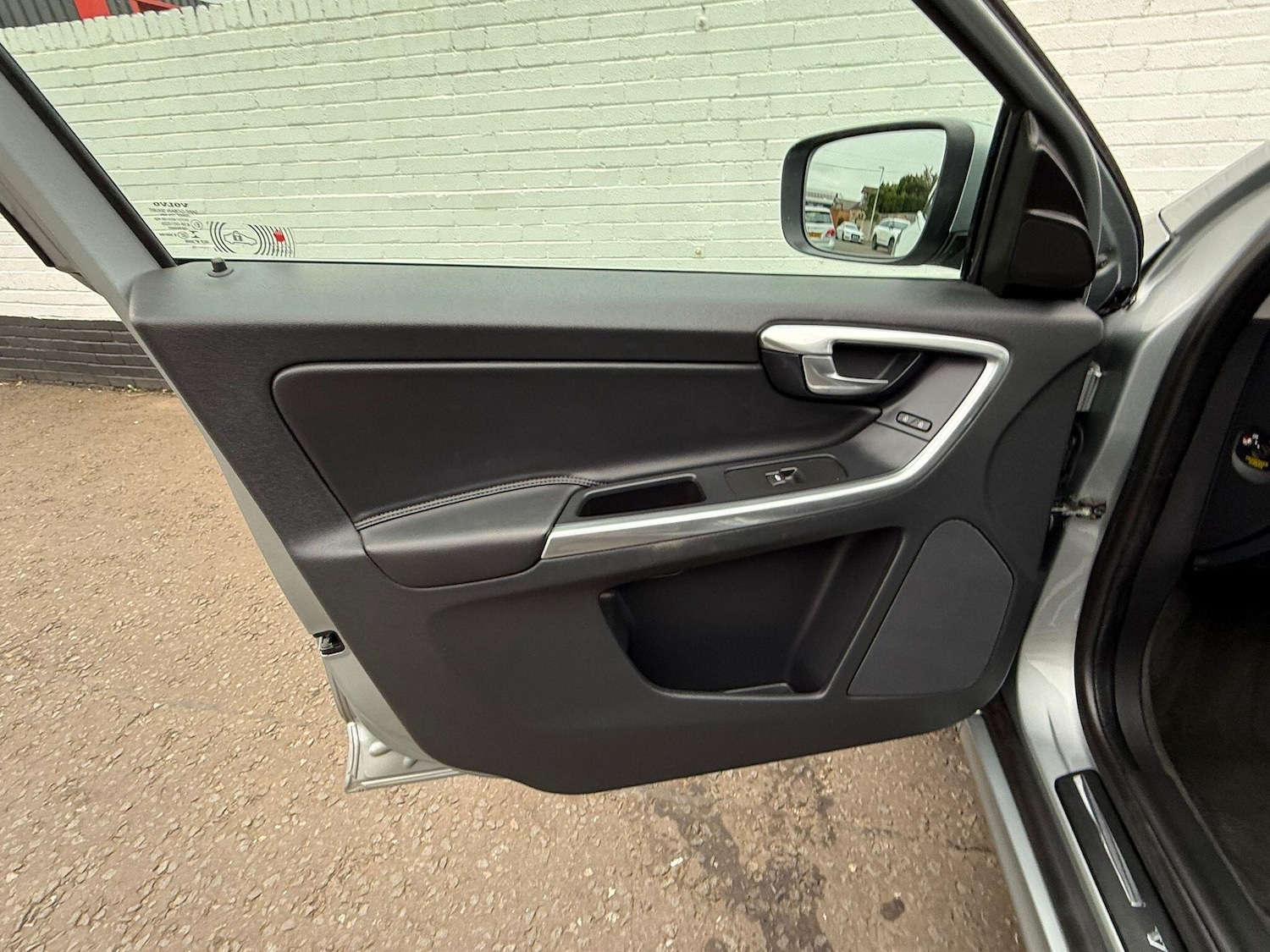 Used Volvo XC60 2015 for sale - 76701527: Photo 17