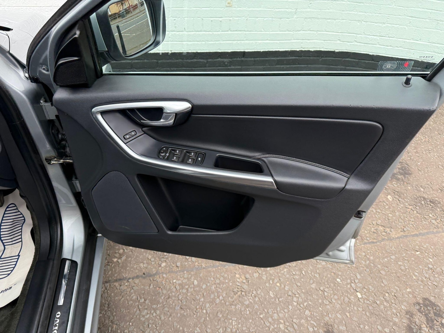 Used Volvo XC60 2015 for sale - 76701527: Photo 18