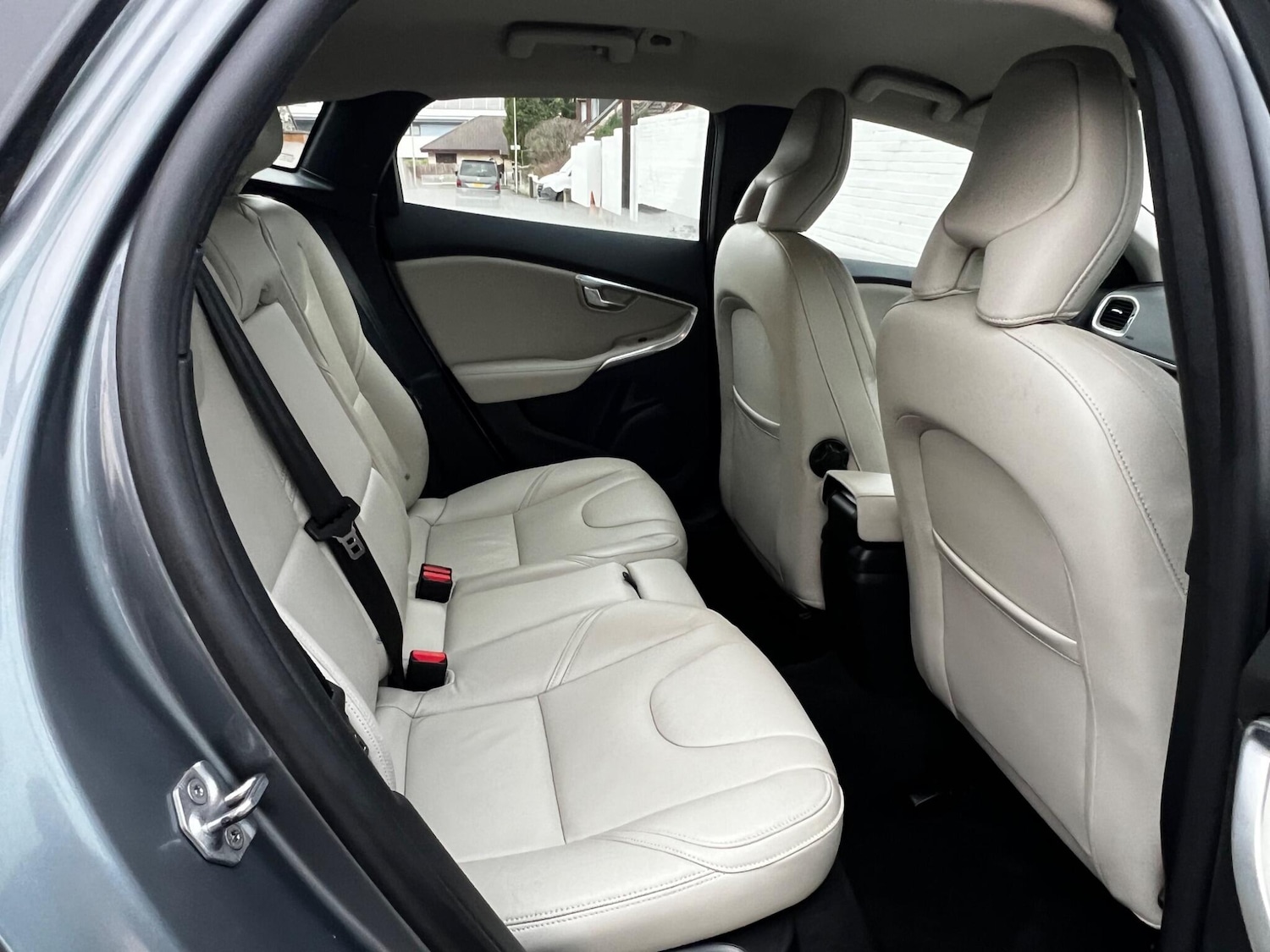 Used Volvo V40 2017 for sale - 77057241: Photo 16