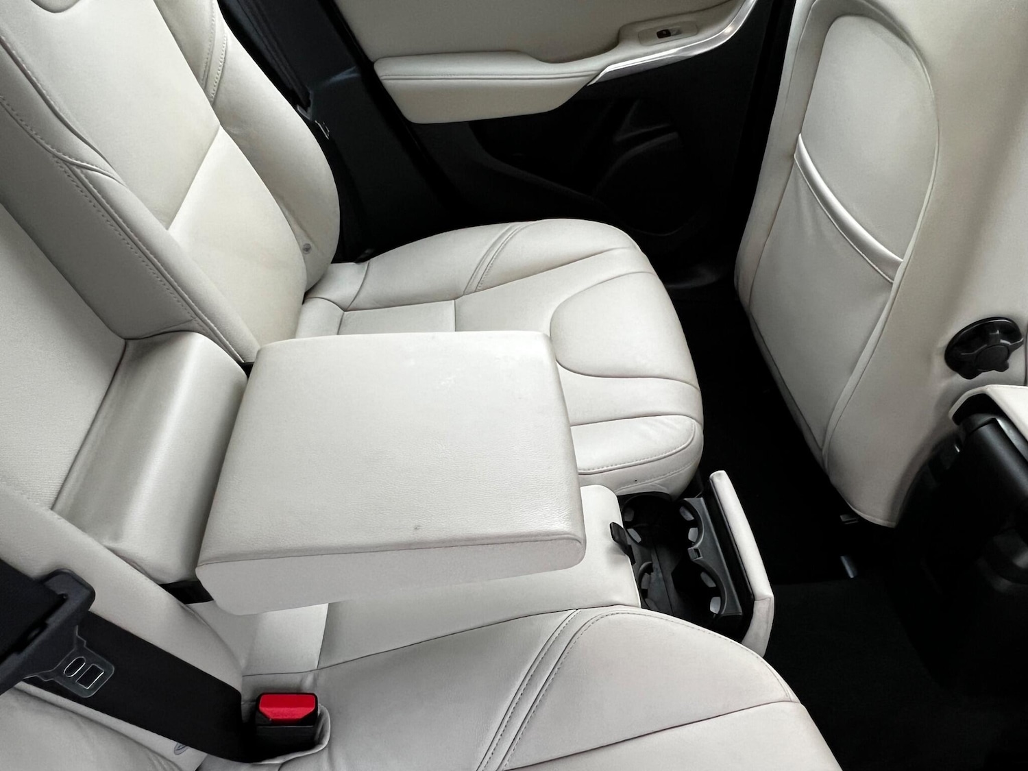 Used Volvo V40 2017 for sale - 77057241: Photo 17