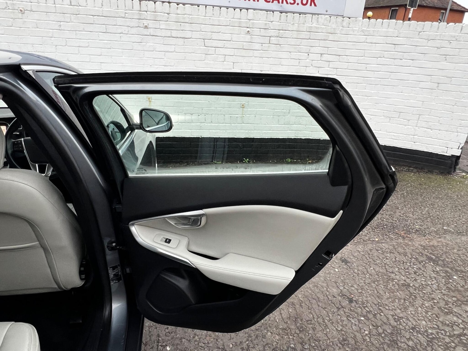 Used Volvo V40 2017 for sale - 77057241: Photo 18