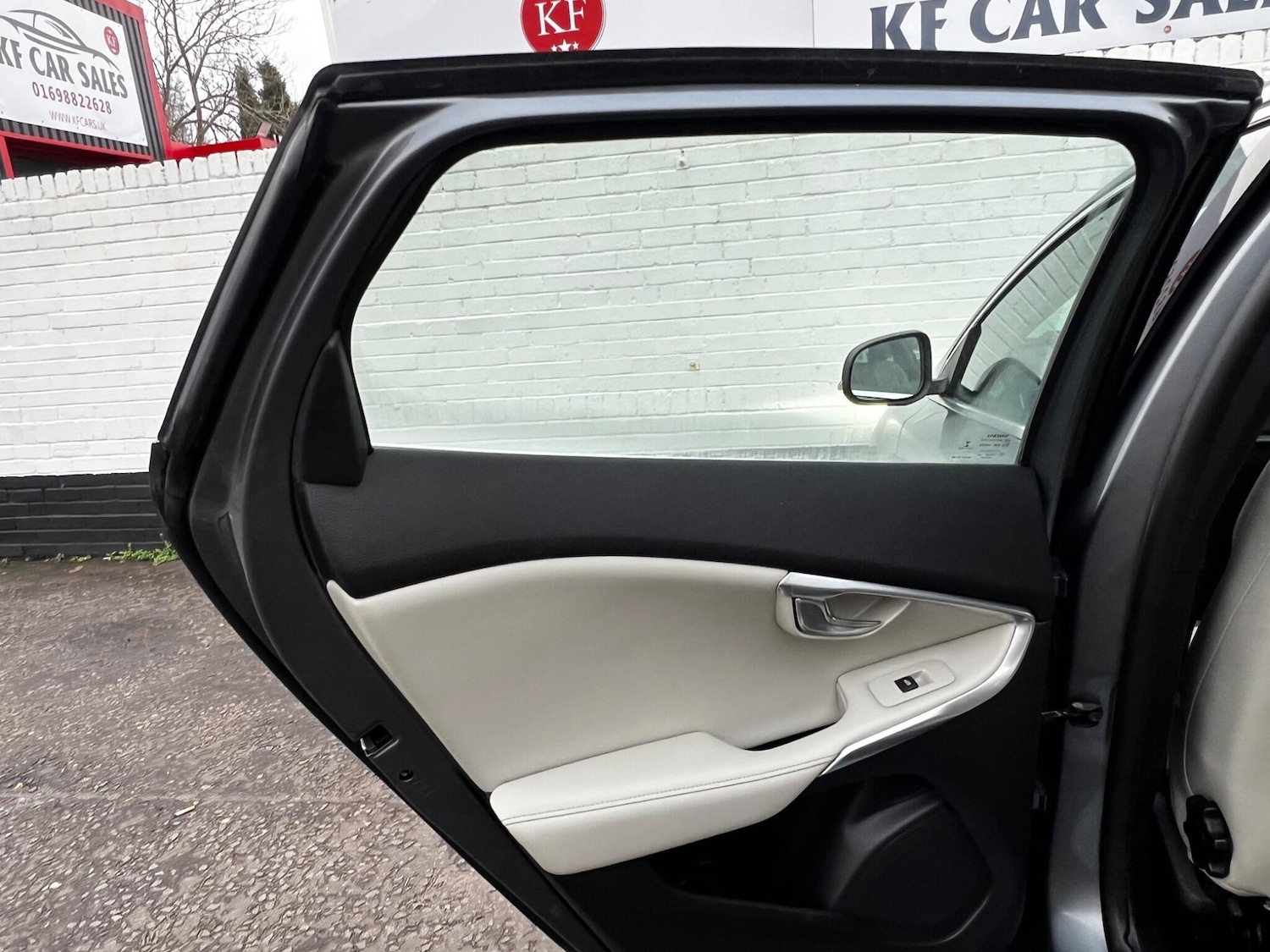 Used Volvo V40 2017 for sale - 77057241: Photo 21