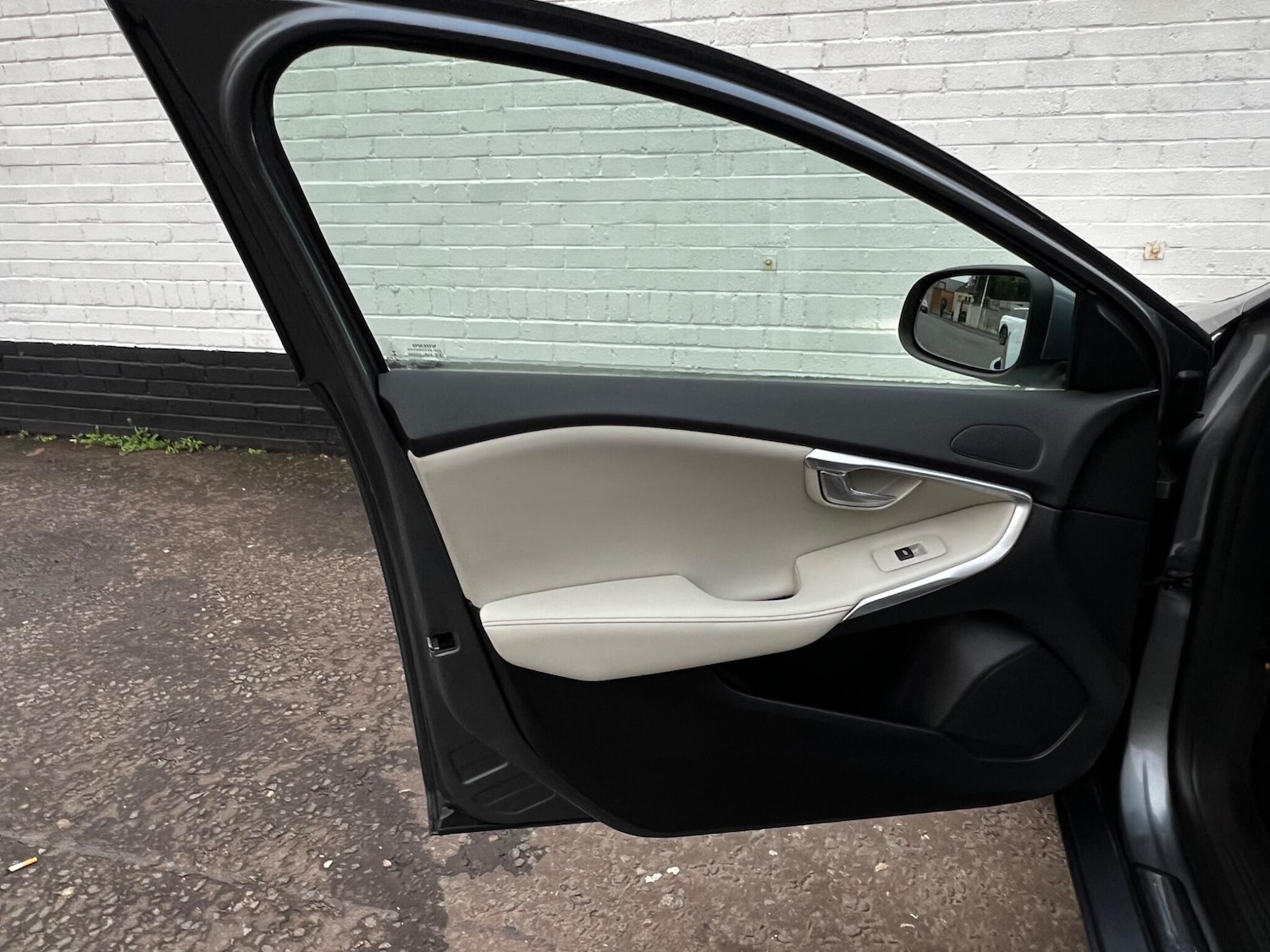 Used Volvo V40 2017 for sale - 77057241: Photo 23