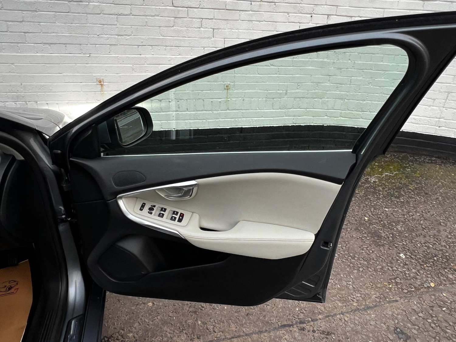 Used Volvo V40 2017 for sale - 77057241: Photo 8