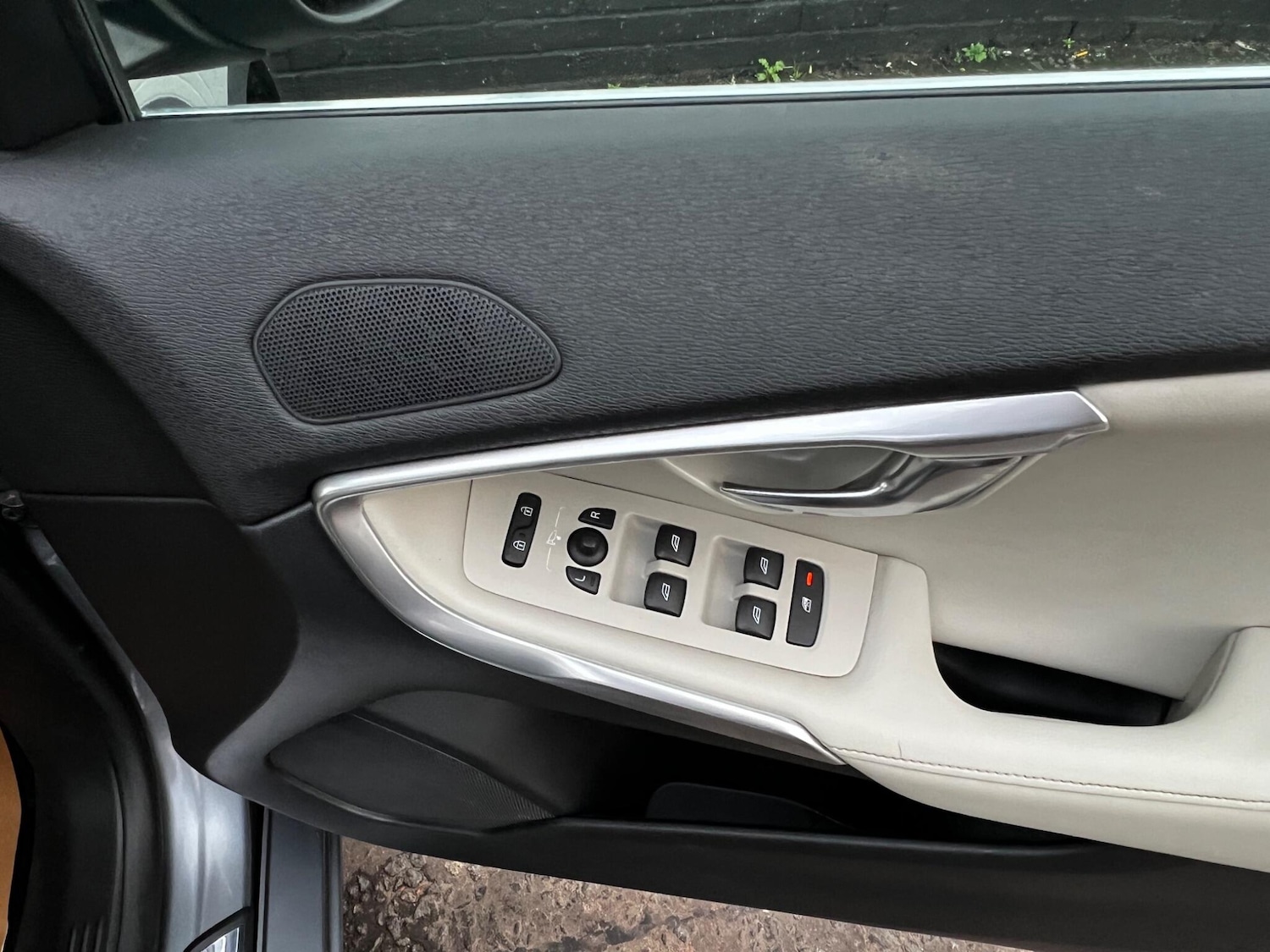 Used Volvo V40 2017 for sale - 77057241: Photo 9