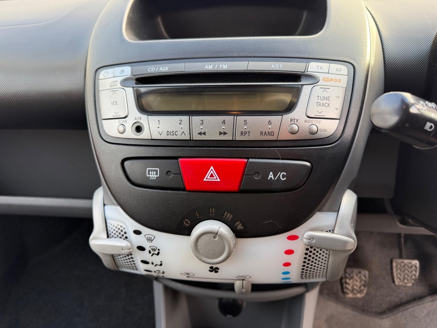 Used Toyota AYGO 2012 for sale - 77156142: Photo 19