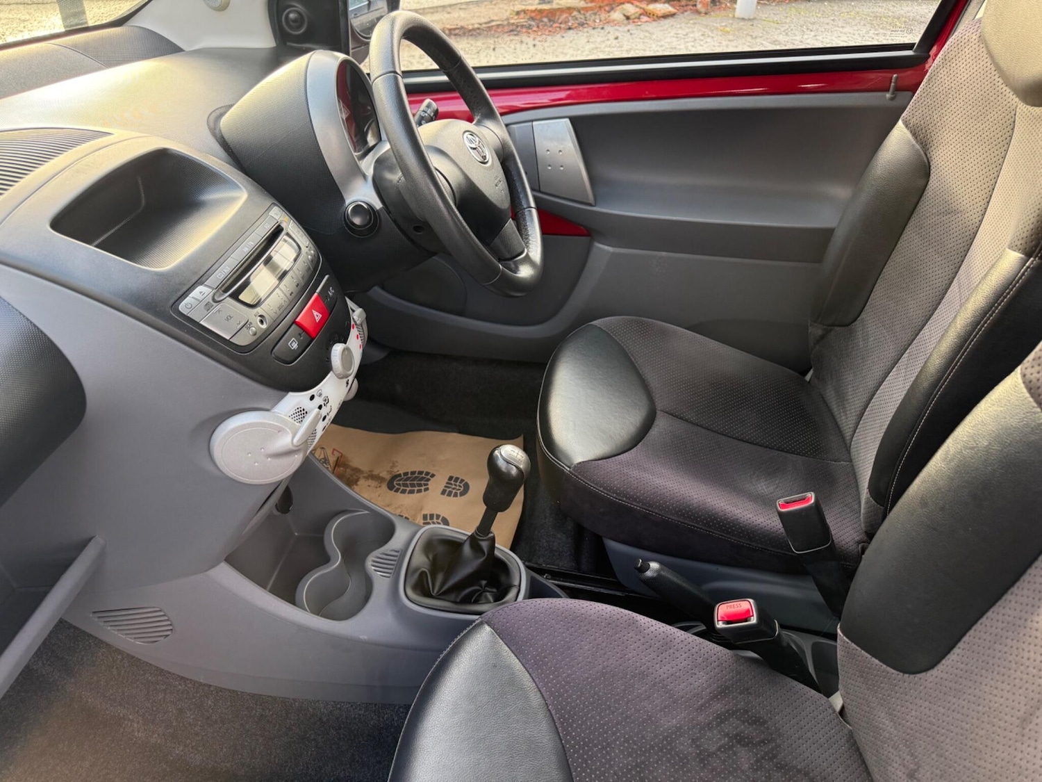 Used Toyota AYGO 2012 for sale - 77156142: Photo 25