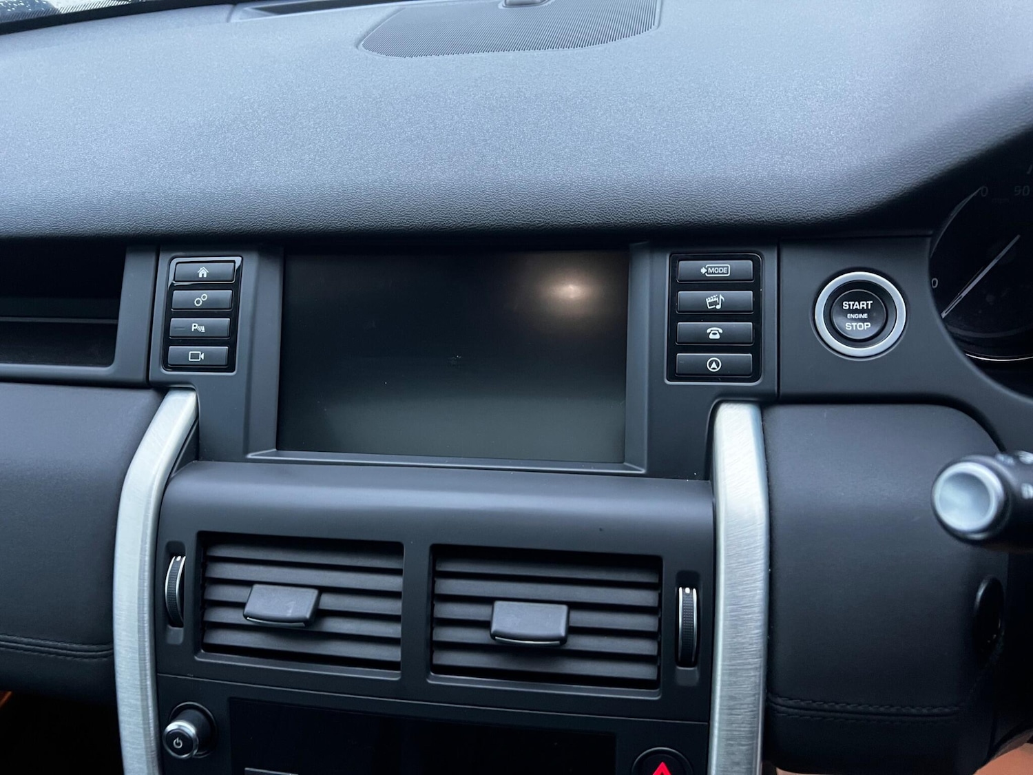 Used Land Rover Discovery Sport 2018 for sale - 77155823: Photo 13