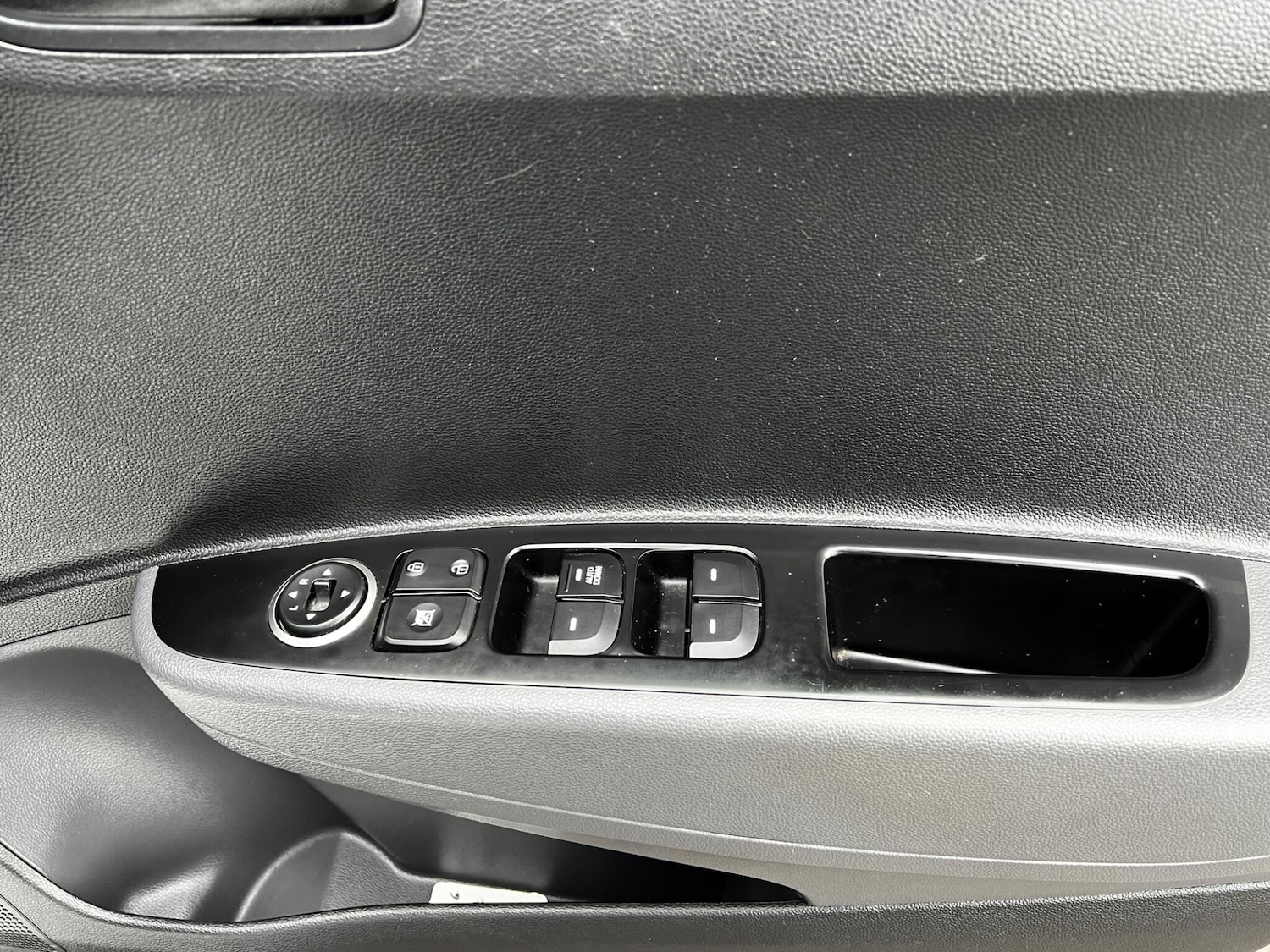 Used Hyundai i10 2019 for sale - 76936404: Photo 9