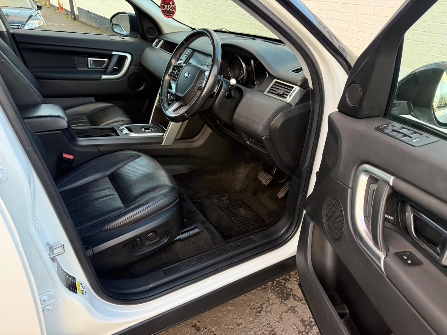 Used Land Rover Discovery Sport 2017 for sale - 77345252: Photo 10