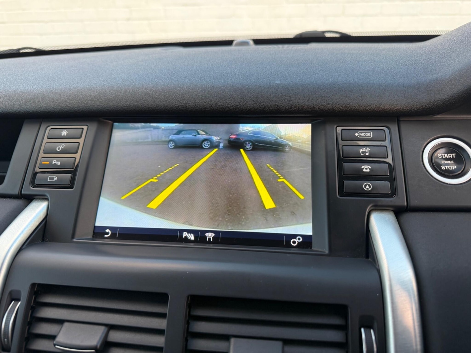 Used Land Rover Discovery Sport 2017 for sale - 77345252: Photo 18