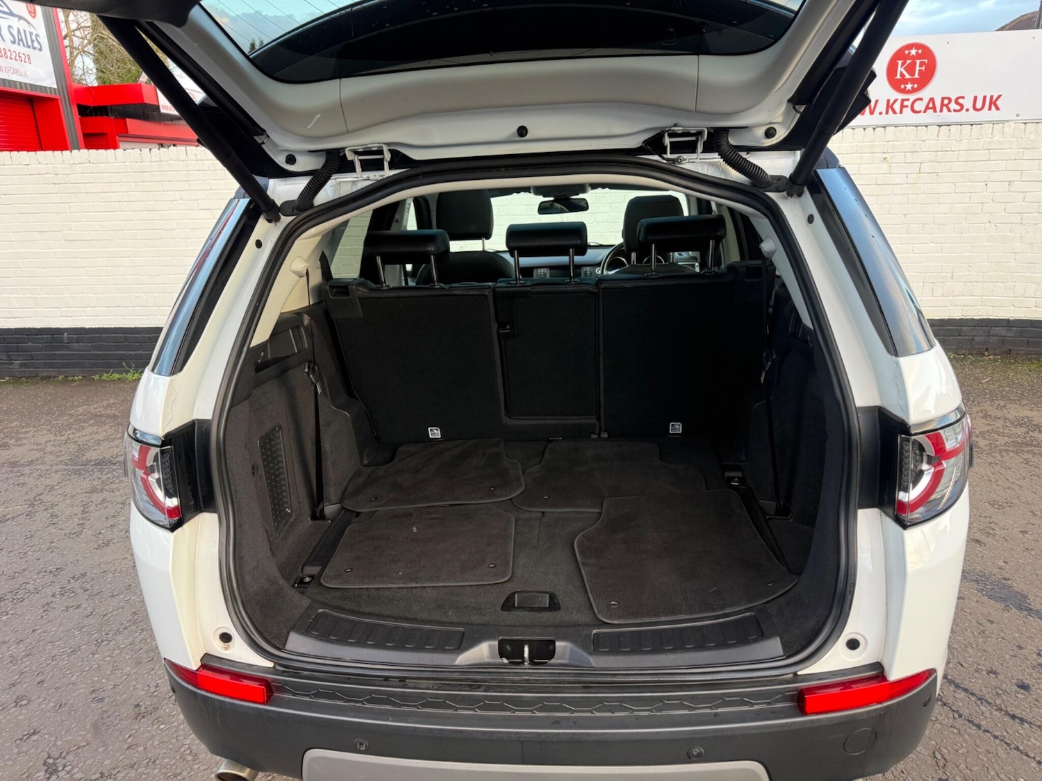 Used Land Rover Discovery Sport 2017 for sale - 77345252: Photo 28