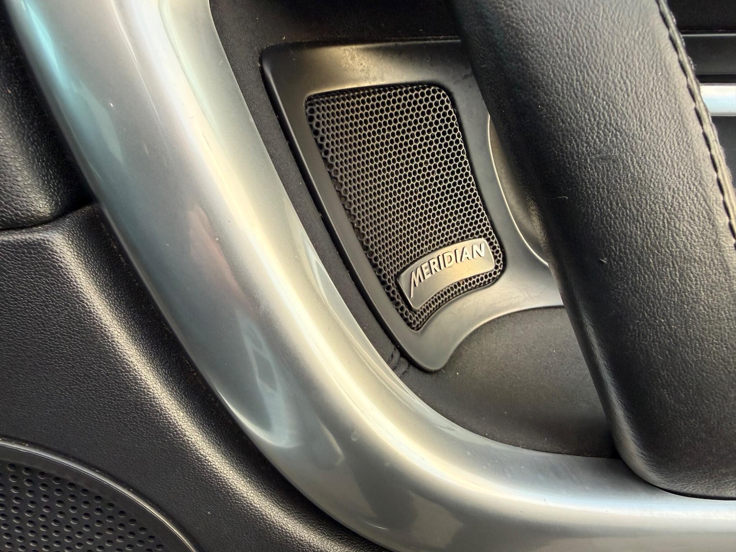 Used Land Rover Discovery Sport 2017 for sale - 77345252: Photo 9