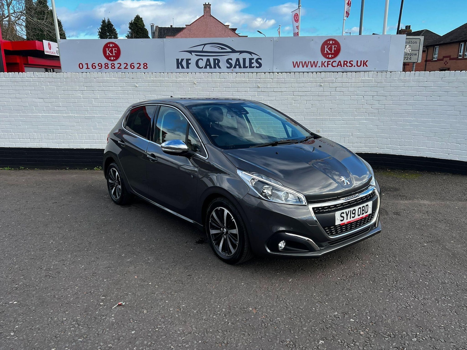 Used Peugeot 208 2019 for sale - 76997430: Photo 2