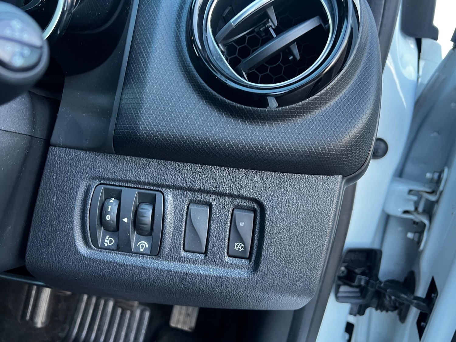 Used Renault Clio 2019 for sale - 77029399: Photo 11