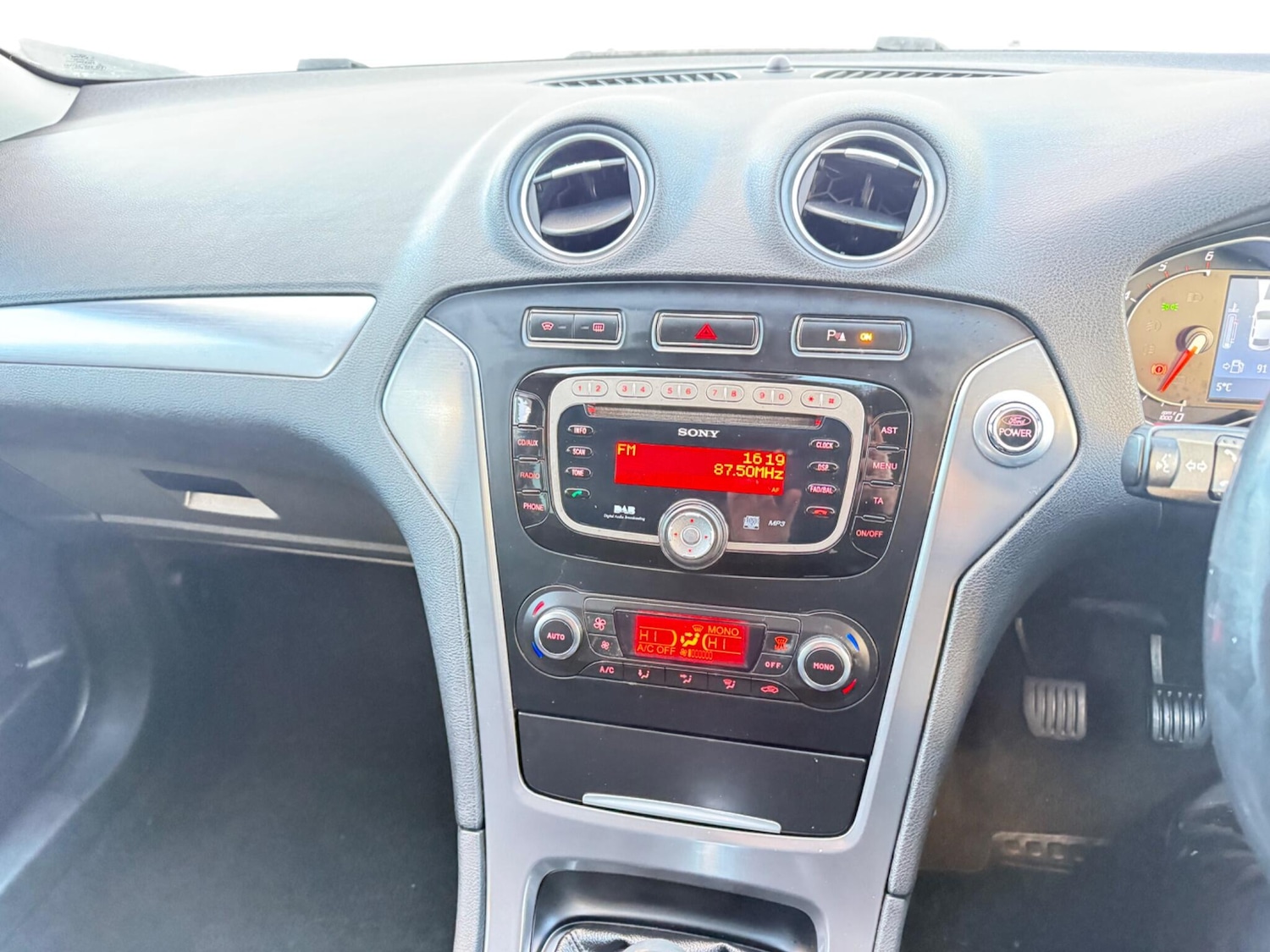 Used Ford Mondeo 2012 for sale - 77377690: Photo 12