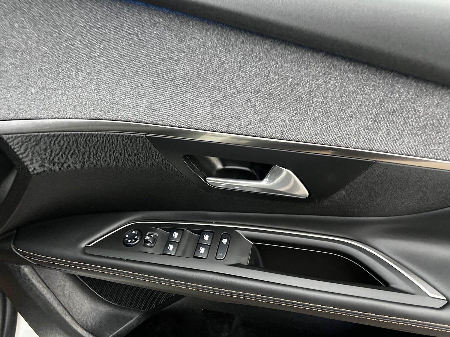 Used Peugeot 3008 2017 for sale - 76865316: Photo 11