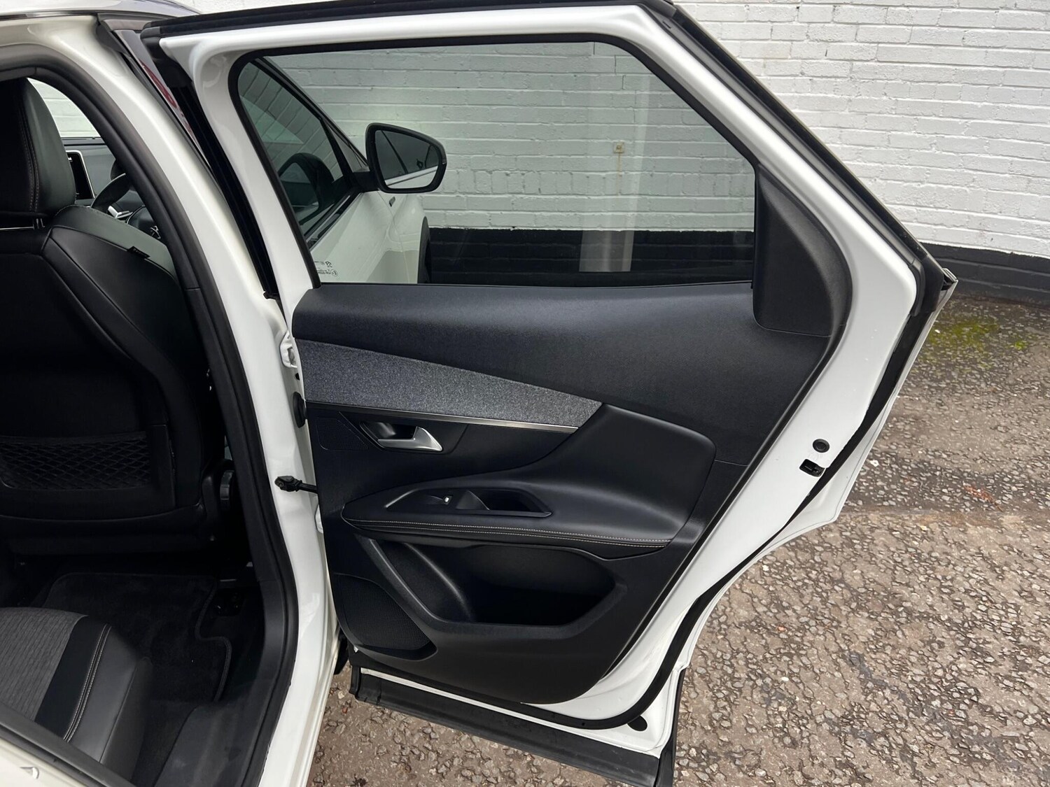 Used Peugeot 3008 2017 for sale - 76865316: Photo 18