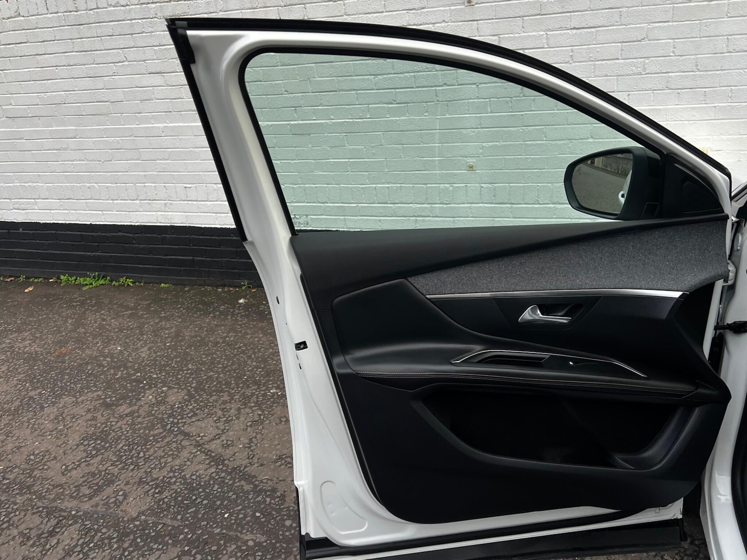 Used Peugeot 3008 2017 for sale - 76865316: Photo 23