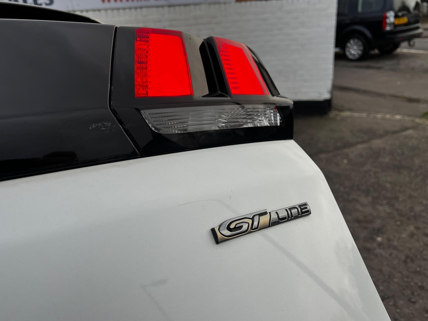 Used Peugeot 3008 2017 for sale - 76865316: Photo 8